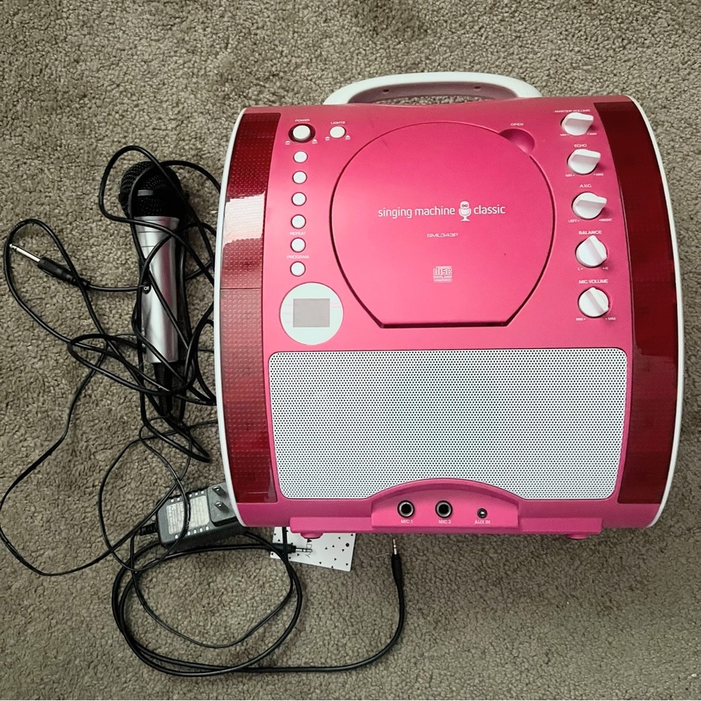 THE SINGING MACHINE CLASSIC KARAOKE MACHINE
